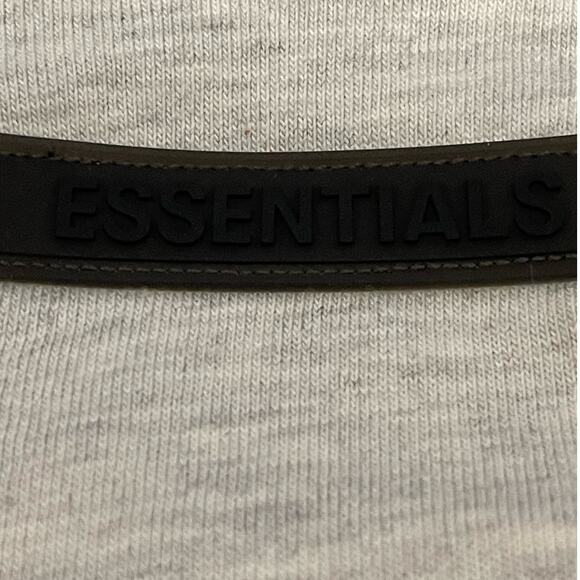 Fear of God Essentials Short Sleeve T-Shirt in Oatmeal Size XL NWT - Picture 6 of 8